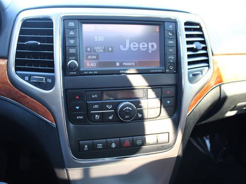 Used 2012 Jeep Grand Cherokee Overland image 23