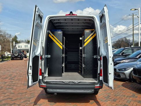 Used 2024 Mercedes-Benz Sprinter 2500 image 34