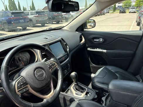 Used 2016 Jeep Cherokee Limited FWD image 4
