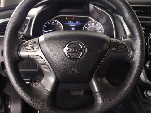 Used 2019 Nissan Murano S FWD image 3