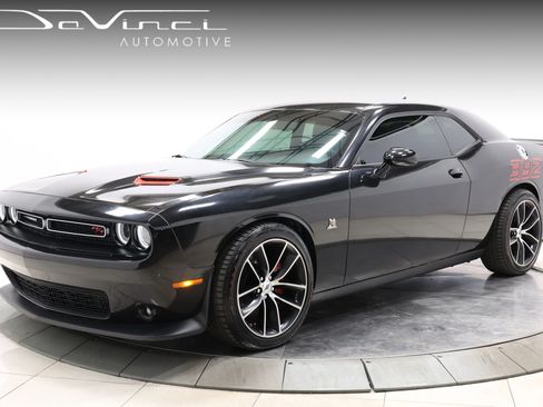 Used 2017 Dodge Challenger R/T Scat Pack w/ Leather Interior Group RWD image 1