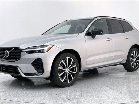 Certified 2025 Volvo XC60 B5 Plus image 16