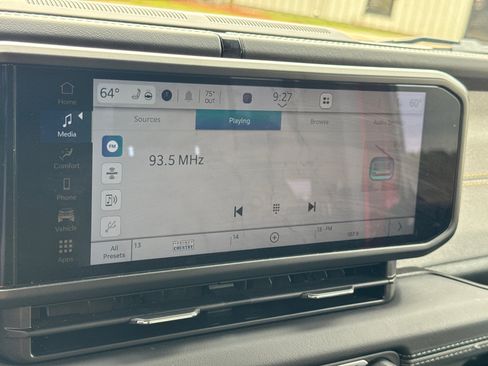 Used 2025 Jeep Wrangler Sahara w/ Safety Group image 28