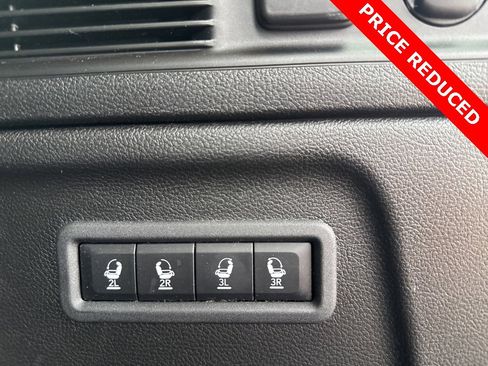 Used 2024 Jeep Wagoneer L Series III w/ Flexible Seating Group image 14