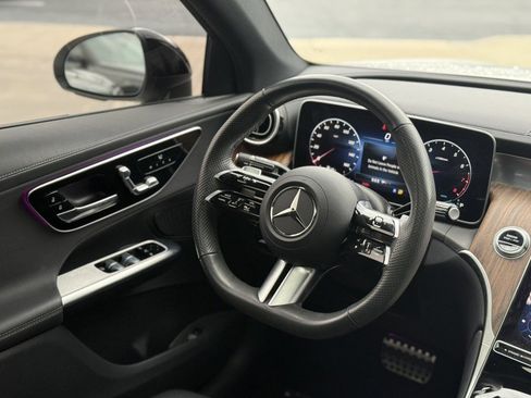 Used 2024 Mercedes-Benz GLC 300 4MATIC image 22
