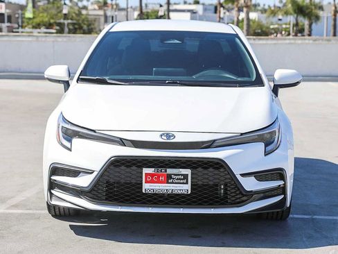 Certified 2025 Toyota Corolla SE image 4