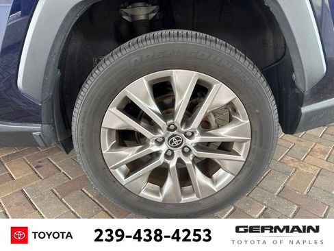 Used 2021 Toyota RAV4 XLE Premium FWD image 12