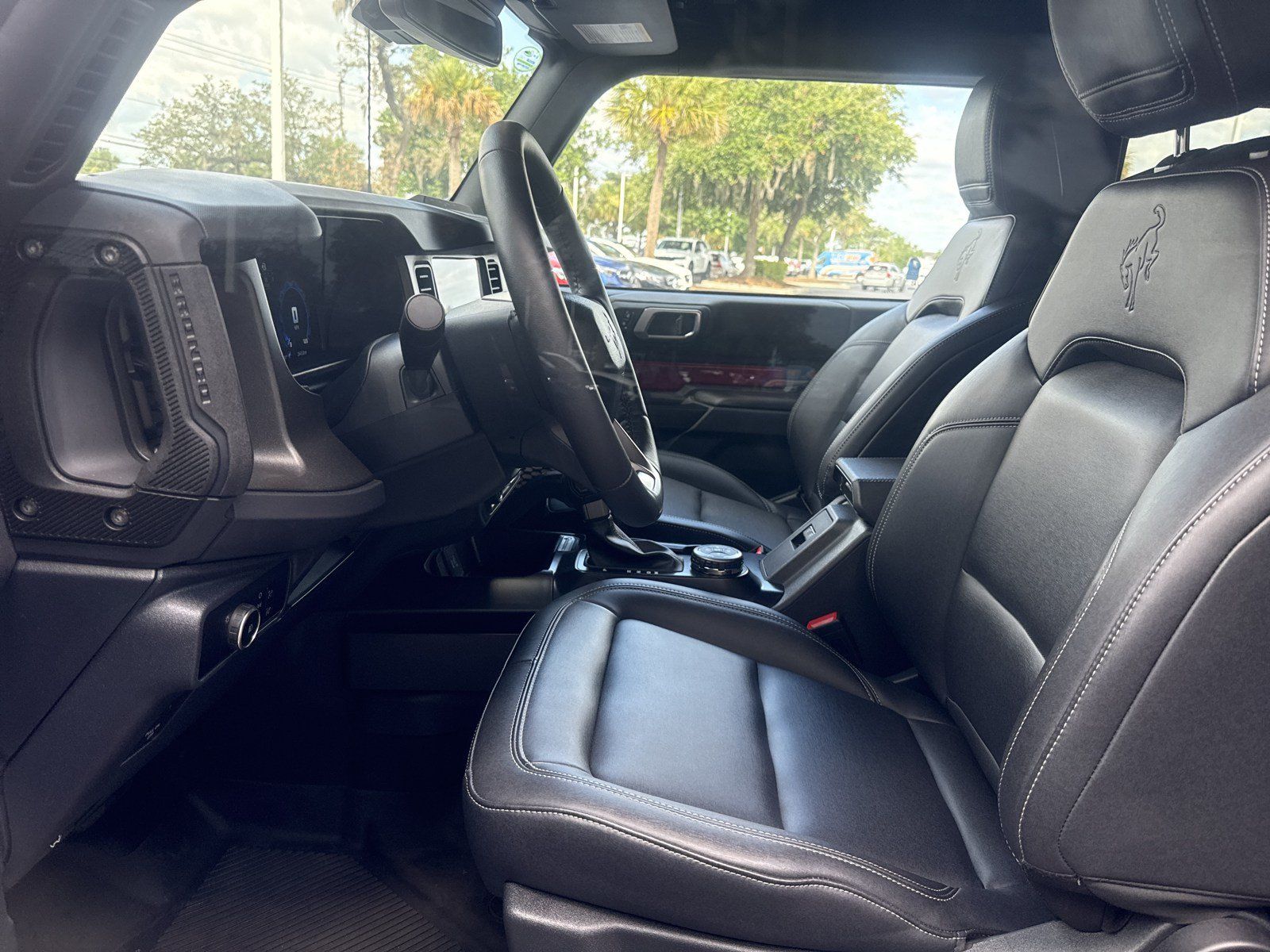 Used 2025 Ford Bronco Badlands AWD/4WD image 18