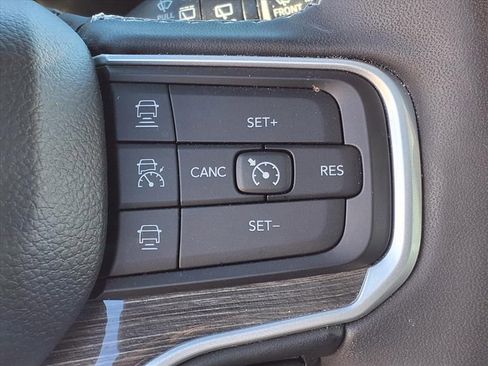 Used 2022 Jeep Wagoneer Series III w/ Premium Group I image 22