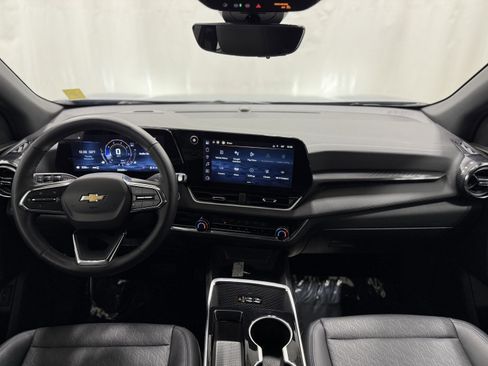 Used 2025 Chevrolet Equinox LT w/ Convenience Package II image 21