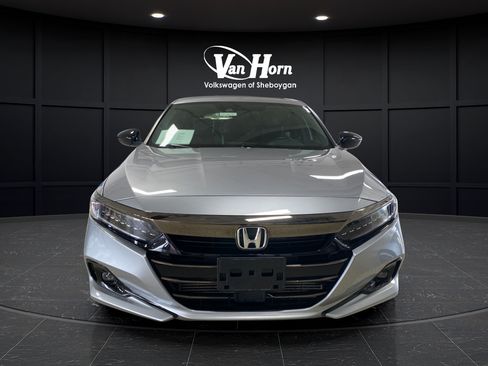 Used 2022 Honda Accord Sport image 2