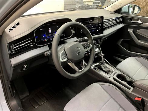 New 2026 Volkswagen Jetta SE image 8