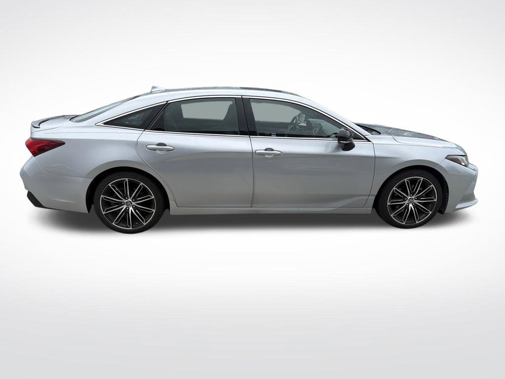Used 2019 Toyota Avalon Touring FWD image 10