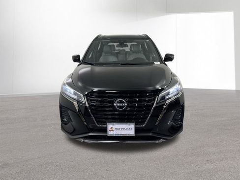 Used 2024 Nissan Kicks SR w/ SR Premium Package FWD image 23