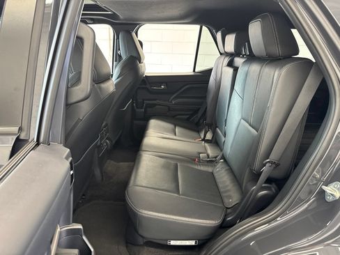 Used 2025 Toyota 4Runner Limited AWD/4WD image 40