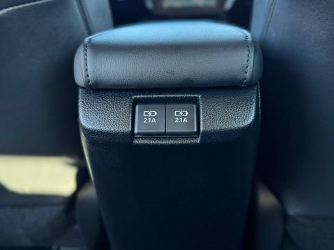 Used 2021 Toyota Prius Prime XLE FWD image 29