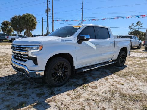 Used 2022 Chevrolet Silverado 1500 LTZ w/ LTZ Premium Package AWD/4WD image 8