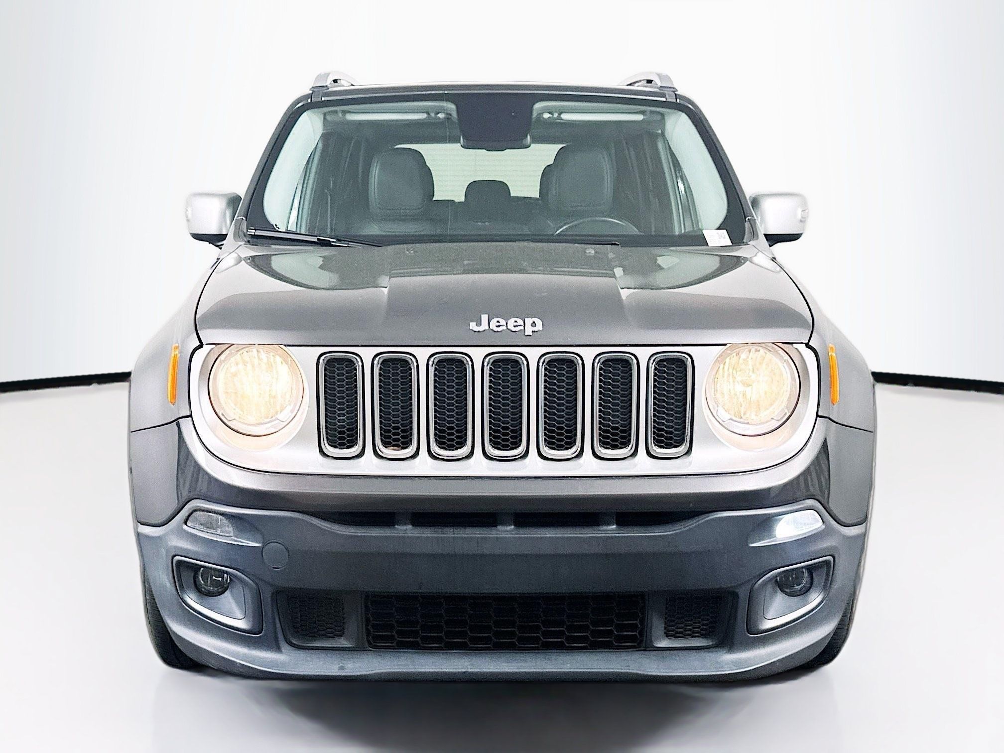 Used 2016 Jeep Renegade Limited FWD image 2