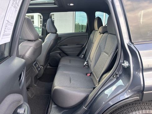 Certified 2025 Subaru Forester Premium AWD/4WD image 32
