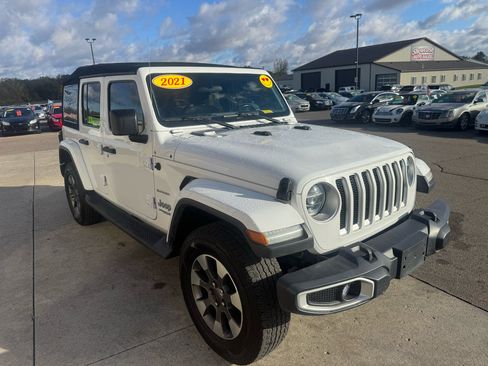 Used 2021 Jeep Wrangler Unlimited Sahara w/ Dual Top Group image 3