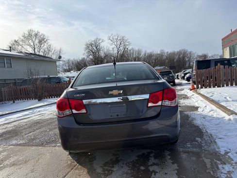 Used 2011 Chevrolet Cruze LS image 7