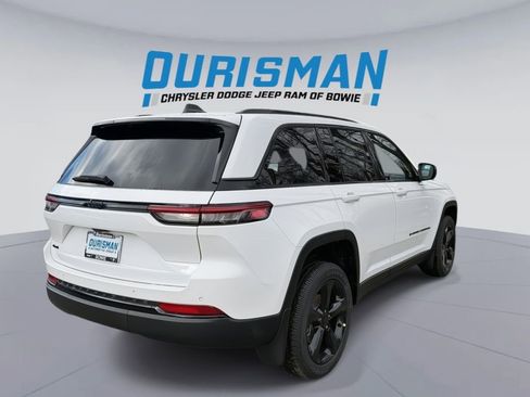 New 2025 Jeep Grand Cherokee Altitude image 6