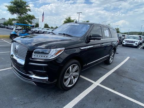 Used 2018 Lincoln Navigator Reserve w/ Technology Package AWD/4WD image 3