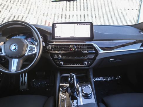 Certified 2023 BMW 530e w/ M Sport Package image 9