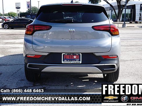 Certified 2025 Buick Encore GX Preferred FWD image 35