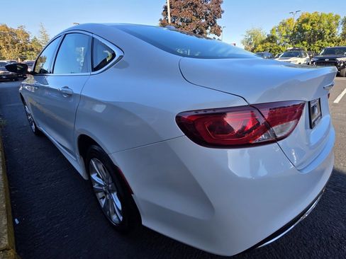 Used 2015 Chrysler 200 Limited w/ Convenience Group image 7