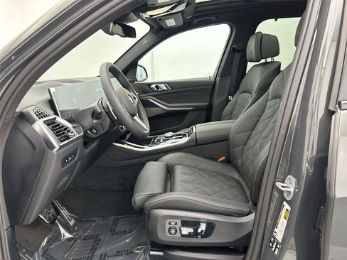 New 2026 BMW X5 xDrive40i w/ M Sport Package AWD/4WD image 25