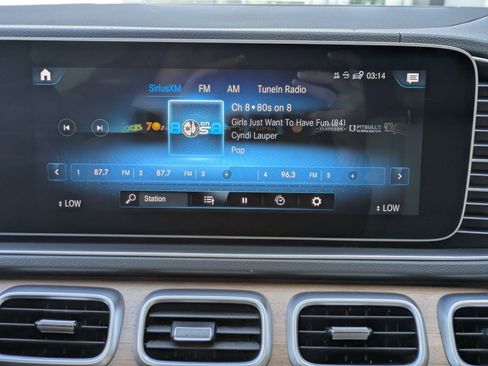 Used 2022 Mercedes-Benz GLS 450 4MATIC image 17