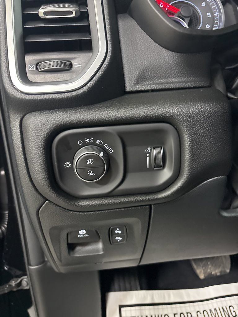 New 2026 RAM 1500 Big Horn AWD/4WD image 9