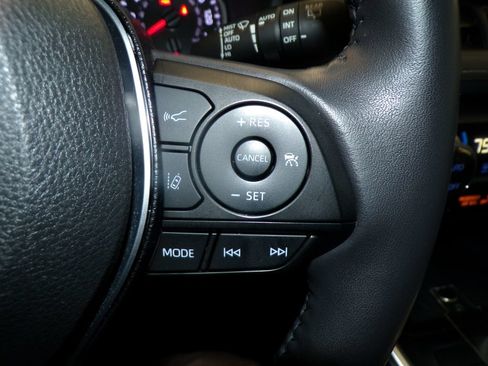 Used 2019 Toyota RAV4 XLE Premium w/ Cold Weather Package AWD/4WD image 31