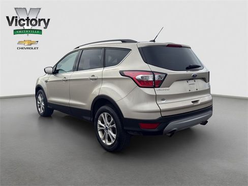 Used 2017 Ford Escape SE w/ Equipment Group 201A image 4