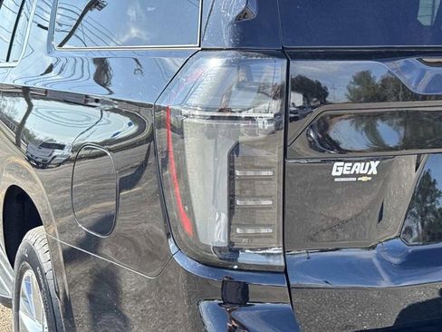 New 2026 Chevrolet Suburban Premier image 15