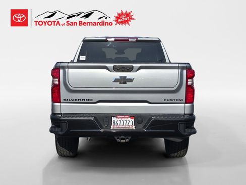 Used 2024 Chevrolet Silverado 1500 Custom Trail Boss w/ Turbomax Blackout Package image 4
