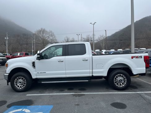 Certified 2020 Ford F350 Lariat w/ Chrome Package image 6