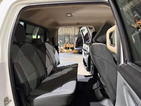 Used 2019 RAM 1500 Big Horn RWD image 21