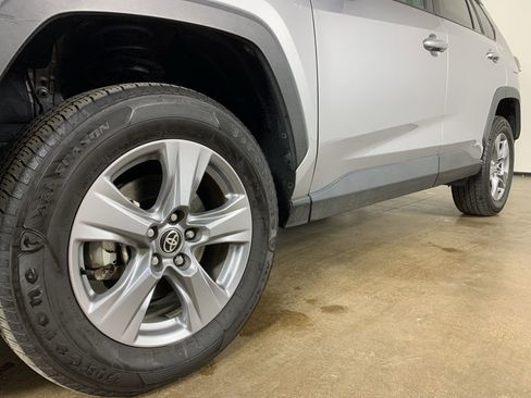 Used 2022 Toyota RAV4 XLE w/ Convenience Package image 2