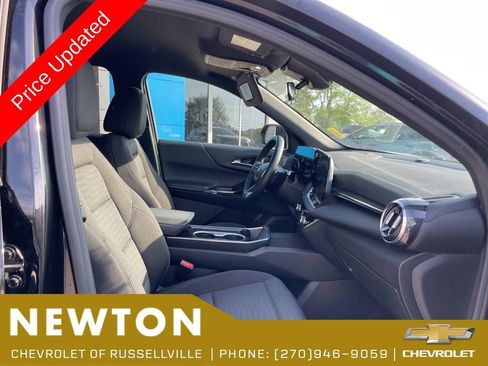 Used 2025 Chevrolet Equinox LT FWD image 16
