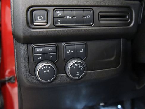 Used 2021 Chevrolet Tahoe Z71 AWD/4WD image 33