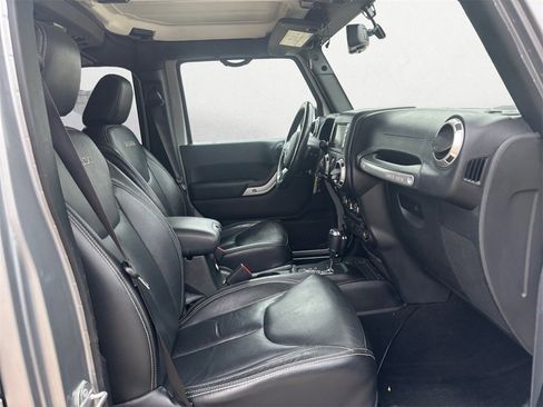 Used 2018 Jeep Wrangler Unlimited Sahara w/ Trailer Tow Group image 15