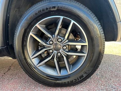 Used 2020 Jeep Grand Cherokee Limited w/ Premium Lighting Group image 30