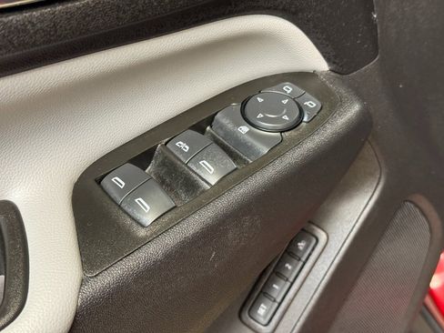 Used 2020 Chevrolet Equinox Premier image 10