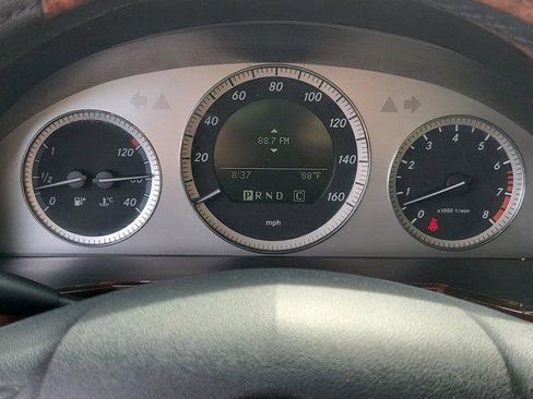 Used 2010 Mercedes-Benz GLK 350 4MATIC image 22