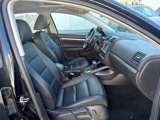 Used 2010 Volkswagen Jetta SE FWD image 7