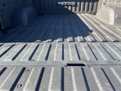 Used 2022 GMC Sierra 1500 AT4 image 9