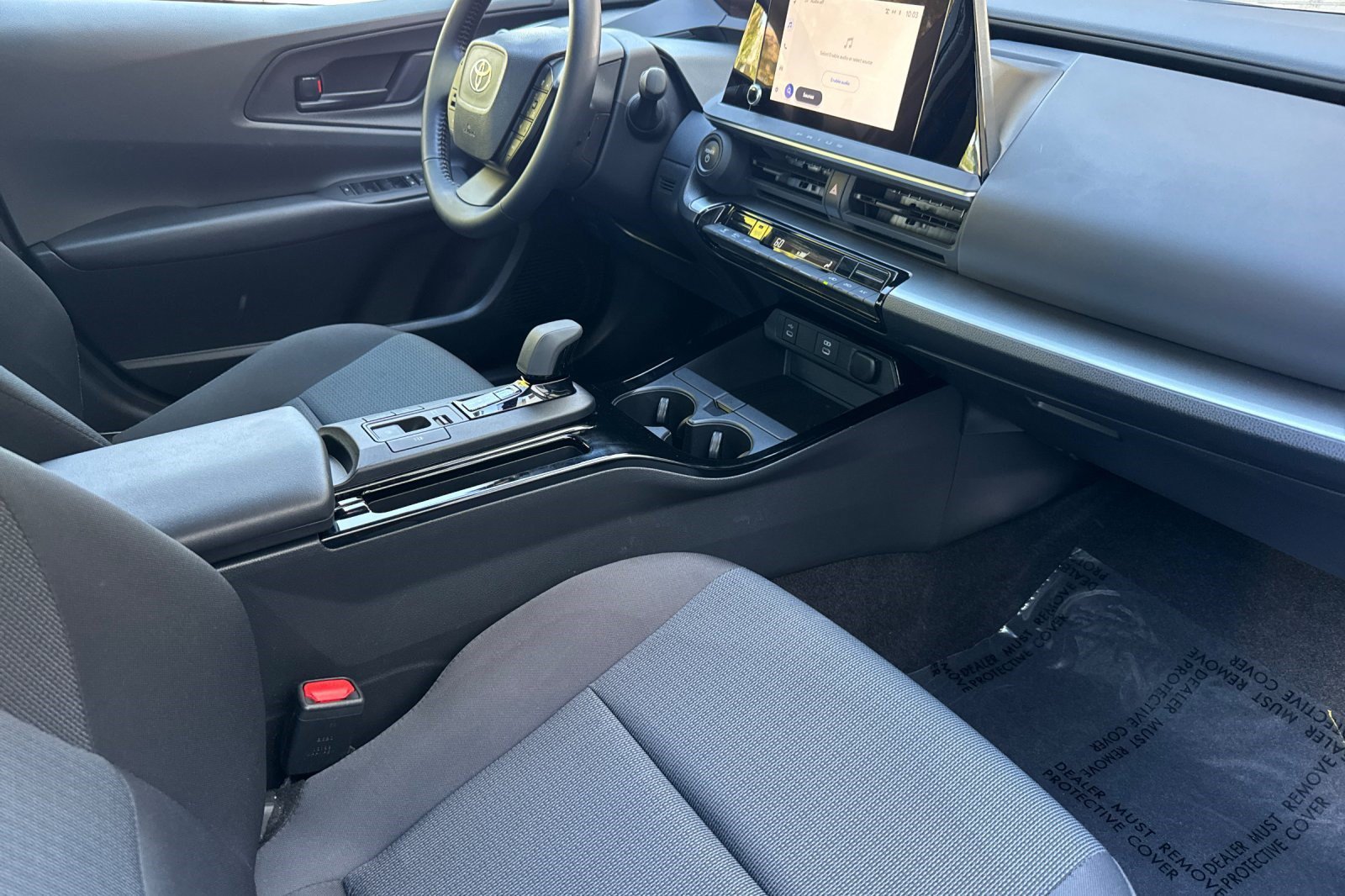 Used 2026 Toyota Prius LE FWD image 33