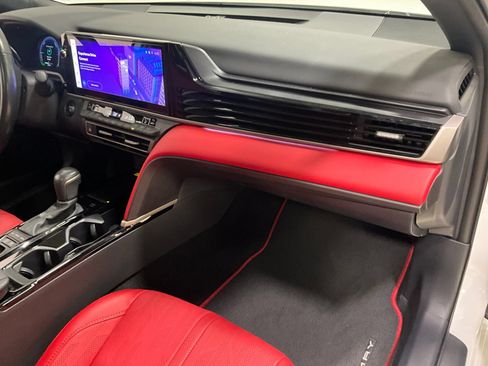 Used 2025 Toyota Camry XSE FWD image 16